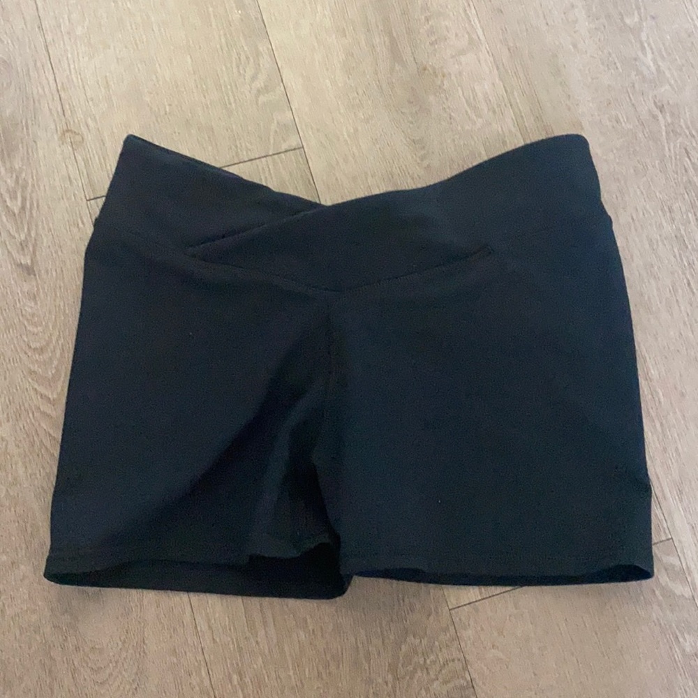 Fabletics spandex shorts crossover band